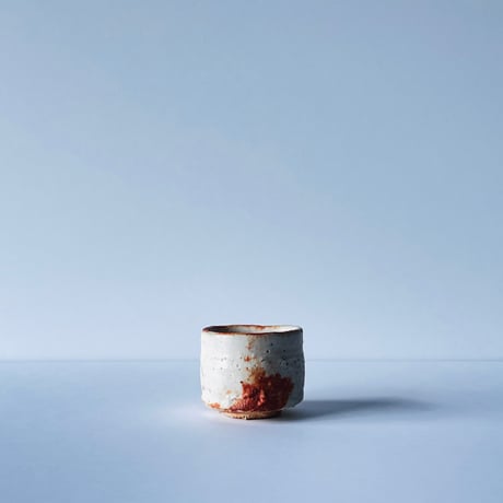 T−17 辻村史朗　志野ぐい呑　共箱付　Shiro Tsujimura Shino sake cup