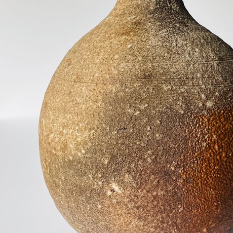 KY-1 神山易久　信楽細口花壷　共箱付き  Kohyama Yasuhisa Shigaraki Narrow Mouth Flower Vase with Box