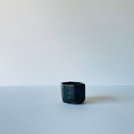 Sー13 鈴木大弓　黒高麗　ぐい呑み　Hiroyumi Suzuki “Black Kōrai Guinomi”**
