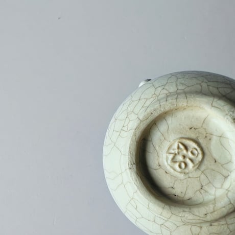 TN−124 谷井直人　銀彩白釉貫入片口 Naoto Tanii Silver Glaze White Crackled Katakuchi