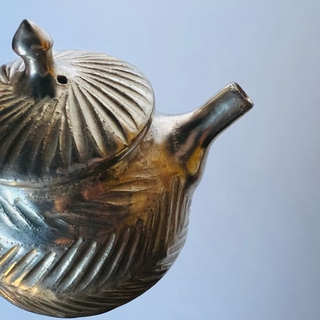 TN−95 谷井直人　銀彩しのぎポット　Silver-Glazed Teapot