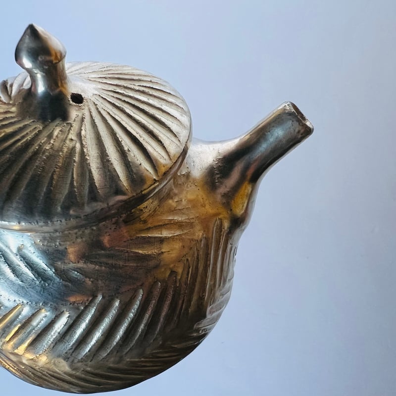 TN−95 谷井直人 銀彩しのぎポット Silver-Glazed Teapot | GARA