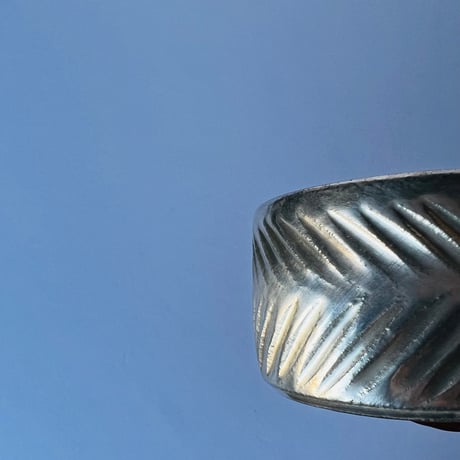 TN−97 谷井直人　銀彩しのぎボンボニエール　Silver-Glazed Shinogi Bonbonnière