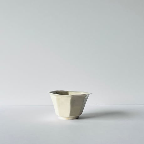 S−4 鈴木大弓　白磁八角鉢