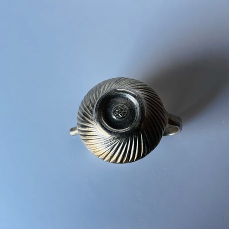 TN−94 谷井直人　銀彩しのぎポット　Silver-Glazed Teapot