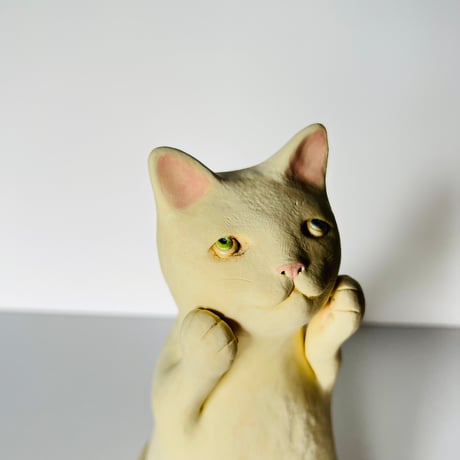 KMー2 鍵谷雅美　悩める猫　    Masami Kagiya Odd-Eyed White Cat