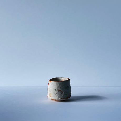 T−17 辻村史朗　志野ぐい呑　共箱付　Shiro Tsujimura Shino sake cup
