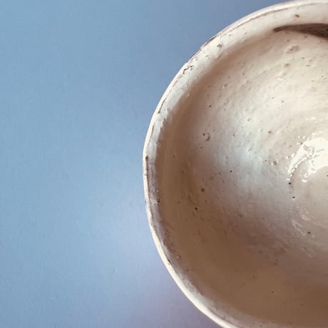 Tー81 辻村史朗　粉吹ワインカップ　共箱有　Shiro Tsujimura “Kohiki Wine Cup” (White Slip-Coated Cup)