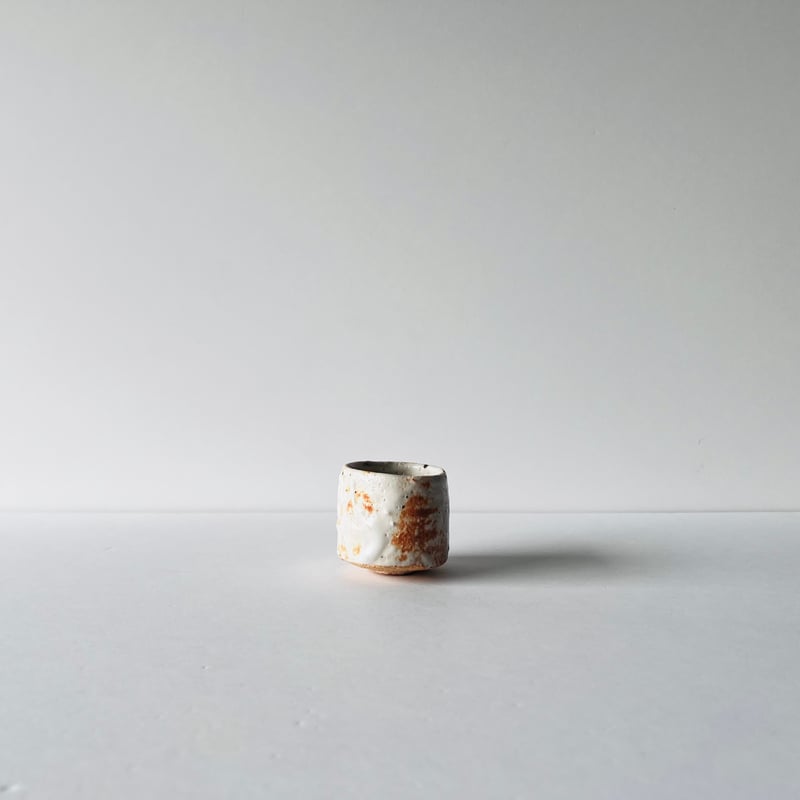 陶芸家　作家物　辻村史朗　唐津　ぐい呑　酒器　筒盃　猪口　共箱　唐津焼 T−18 辻村史朗 唐津ぐい呑 共箱付 T-18 Shiro Tsujimura Karats