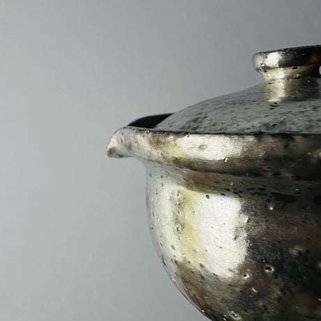 TNー42 谷井直人　銀彩まだら絞り出し急須　Naoto Tanii: Silver glaze mottled squeezed teapot