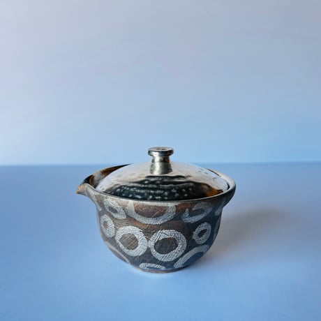 TN−99 谷井直人　銀彩ぐりぐり宝瓶　Silver-Glazed “Guriguri” Hobin (Handleless Teapot)