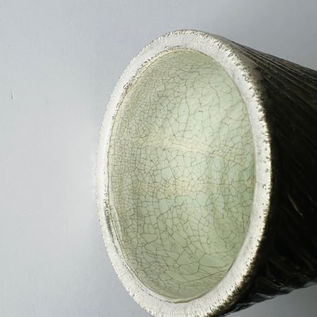 TN−27 谷井直人　銀彩経筒形花入れ　ビードロしのぎ　TN-27 Naoto Tanii, Silver-colored cylindrical flower vase, Vidro Shinogi