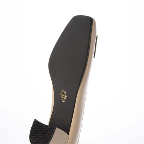 husky Co.Ltd. 【牛革】デザインバックル 5.5cmヒールパンプス