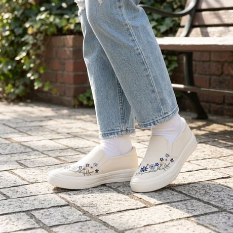 onni ELAMA 軽量 花刺繍キャンバススリッポン スニーカー