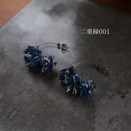 バティックフープピアス