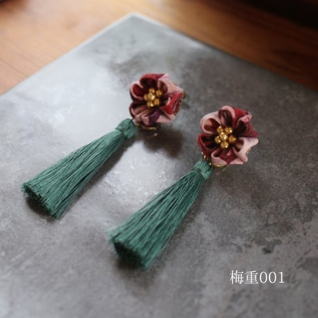 つまみ細工×バティック お花の耳飾り（3柄）