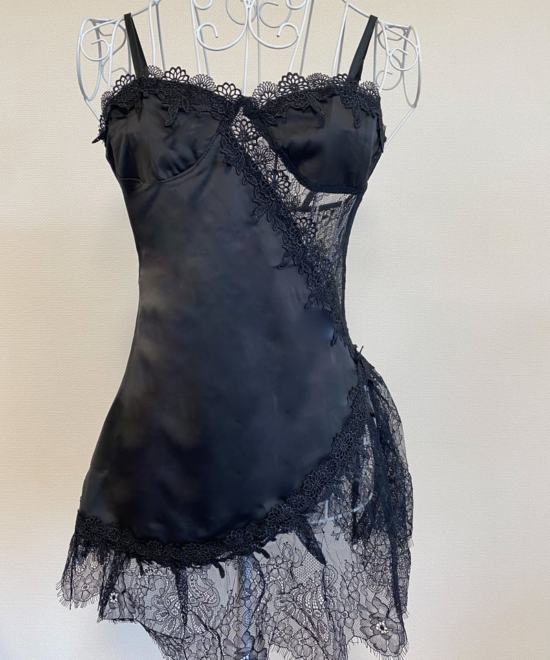 サテンとレースがセクシーなベビードール | ARALIA store