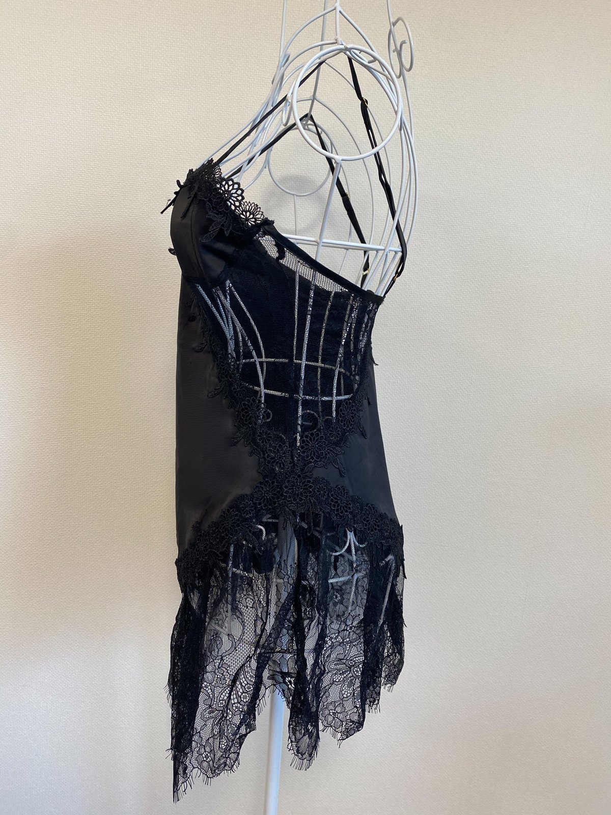 サテンとレースがセクシーなベビードール | ARALIA store