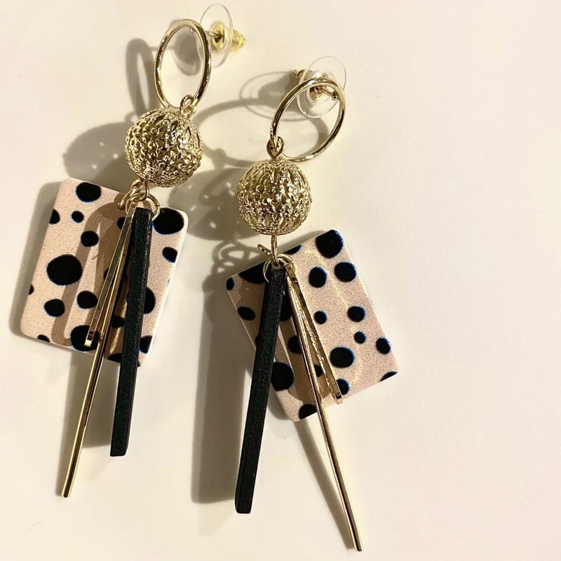 YOASOBI グッズ ピアス YOASOBI グッズ ピアス - メルカリ