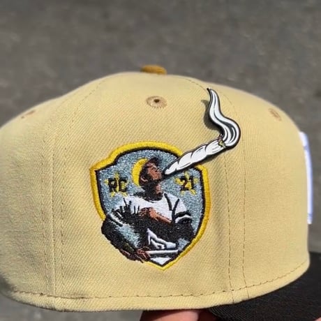 Exclusive Custom "Up In Smoke" Pins エクスクルーシブ カスタム スモーク ピンズ