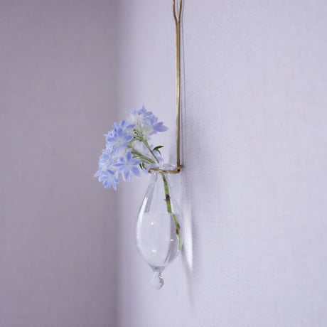 吊るす花瓶 / Hanging vase