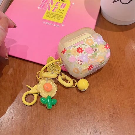 CUTECASEきれい花柄 Airpods4ケース 花キーホルダー付 AirpodsPro2ケース airpods3/2ケース 可愛い ギフトにおすすめCM5598
