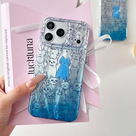CUTECASE 猫イラスト iPhone17Pro/17promaxケース グラデーションブルーカラー iPhone17/16Pro/15ケース かわいい 光沢感 丈夫CM6199