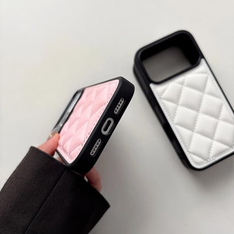 CUTECASE 高級感 iPhone17Pro/17ケース キルティングデザイン iPhone16/15promax/14/13proカバー 上品 オシャレ セレブ愛用CM5876