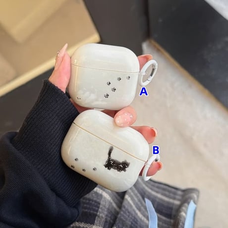 CUTECASE 雪で遊ぶ猫と犬 AirpodsPro3ケース お揃い Airpods4/pro2カバー リング付 可愛い ギフトにおすすめCM5858