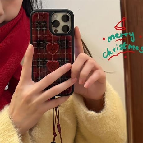 CUTECASEハートボタン iPhone16/16Proケース チェック柄 ストラップ アイフォン15プロ/14/13proカバー 可愛い レッド トレンドファッション CM4982