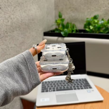 CUTECASE黒花 Airpods Pro3ケース パールキーホルダー Airpods 4/3カバーケース AirpodsPro2/1 韓国風 オシャレ CM6265