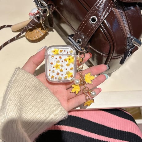 CUTECASE 黄葉柄 Airpods Pro3ケース 可愛いキーホルダー付 Airpods4/3ケース AirpodsPro2/Pro1カバー 耐衝撃 秋冬ファッション CM5825