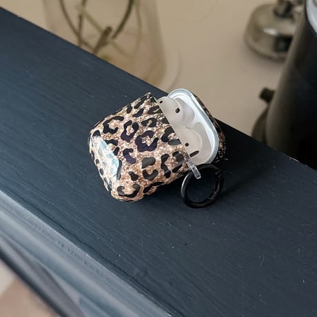 CUTECASE アニマル柄 AirpodsPro3ケース 艶感 ヒョウ柄 Airpods4/pro2カバー トレンド感 リング付 人気 CM5907