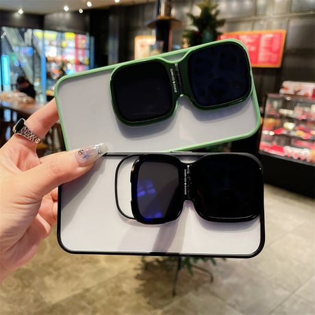 CUTECASEサングラス形ともかくスタンドiPhone15Pro電話ケース C5067
