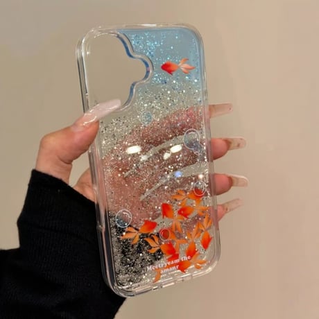 CUTECASE 泳ぐ金魚iPhone17Promaxケース液体 動くキラキララメ iPhone17Pro/16/15カバー 丈夫 ストレス発散 ギフトにおすすめ CM6305