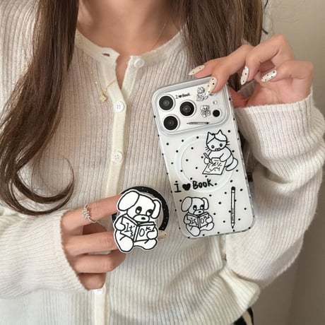CUTECASE 本を読むわんちゃん iPhone17Pro/17ケース グリップ付き MagSafe対応 iPhone17ProMax/16/15Proカバー かわいい ギフトにおすすめCM6190