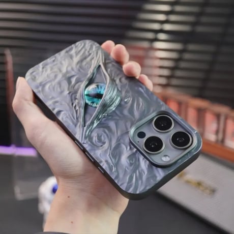 クリエイティブでパーソナライズされたデザイン、本物そっくりの悪魔の目iphone17Promaxケース