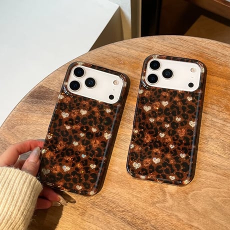 CUTECASE ハート柄と豹柄 iPhone17Pro/17ケース キラキララメいり iPhone17ProMax/16Pro/15カバー 茶色 可愛すぎ CM6025