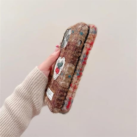 CUTECASEめっちゃ可愛い iPhone16/16Proケース 刺繡サクランボ 秋冬人気 iPhone15Pro/14/13カバー パイル 女子力UP CM4787