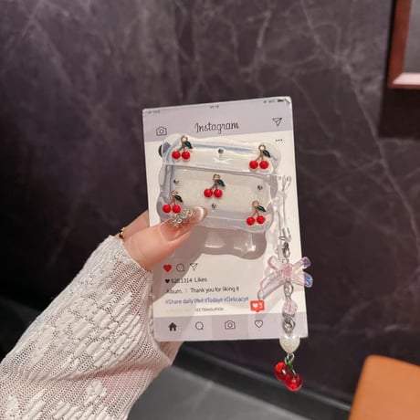 CUTECASE リボン/サクランボ AirPods Pro3ケース キラキラ感 Airpods4/3ケース AirpodsPro2カバー キーホルダー付 ギフトにおすすめ CM6001