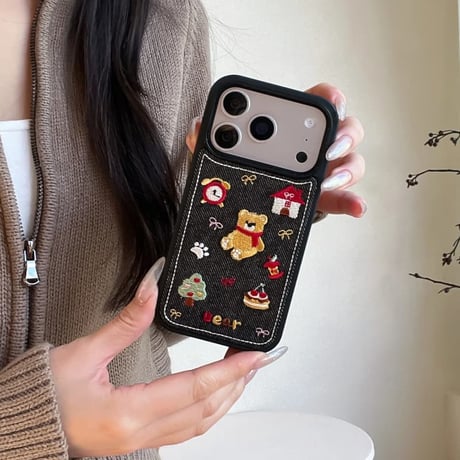 CUTECASE 刺繡熊ちゃん iPhone17Pro/17ケース デニム素材 iPhone17ProMax/16Pro/15カバー 可愛すぎ オシャレ 秋冬ファッション CM5972