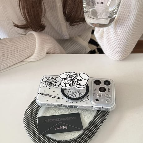 CUTECASE 本を読むわんちゃん iPhone17Pro/17ケース グリップ付き MagSafe対応 iPhone17ProMax/16/15Proカバー かわいい ギフトにおすすめCM6190