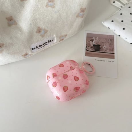 CUTECASEイチゴ柄 AirpodsPro3ケース 甘めコーデ Airpods4/3カバー AirpodsPro第2/1世代 ピンク ギフトにおすすめCM6515