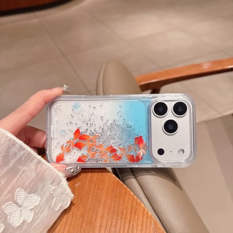 CUTECASE 泳ぐ金魚iPhone17Promaxケース液体 動くキラキララメ iPhone17Pro/16/15カバー 丈夫 ストレス発散 ギフトにおすすめ CM6305
