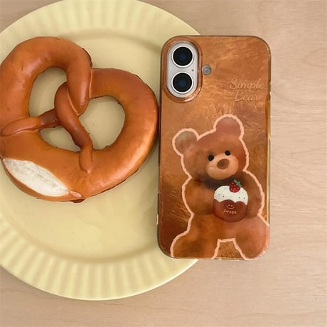 CUTECASE熊ちゃん iPhone16/16Proケース 光沢感 ブラウン アイフォン15プロ/14/13proカバー 毛玉ストラップ めっちゃ可愛い CM4820