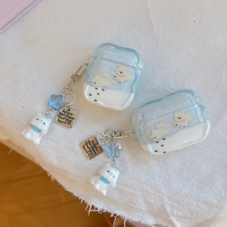 CUTECASE 雪で遊ぶ犬 AirPodsPro3ケース ウエストハイランド犬キーホルダ Airpods4/3ケース AirpodsPro2カバー 可愛い プレゼントに最適CM5996
