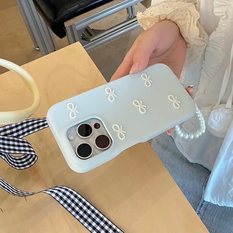 CUTECASE 流行の要素皮質ジュエリーリボン iPhone16/15proケース ホワイト iPhone14/13proケース かわいい 女子力アップ 高級感ストラップC6028