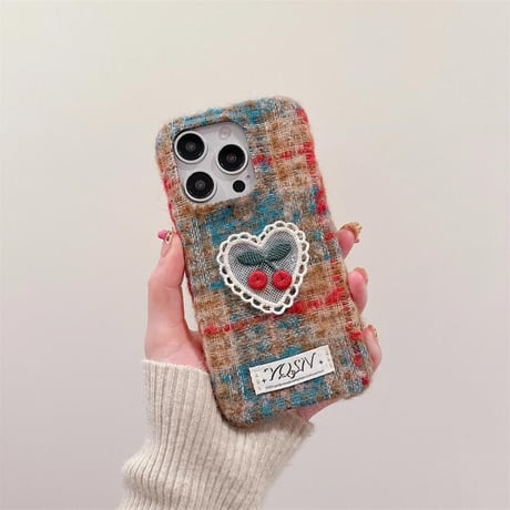 CUTECASEめっちゃ可愛い iPhone16/16Proケース 刺繡サクランボ 秋冬人気 iPhone15Pro/14/13カバー パイル 女子力UP CM4787