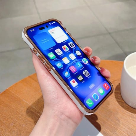 CUTECASE ベルト付 iPhone16/17proケース メタルカラー 黄ばまない iPhone15promax/14proカバー スタンド機能 高級感 CM5609