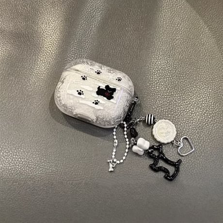 CUTECASE 雪で遊ぶ犬ちゃん Airpods4/Pro3ケース 流れ砂入り Airpods 3カバー AirpodsPro2/1 キーホルダー付 可愛すぎ ギフトにおすすめCM6072